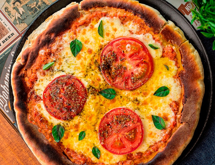 PIZZA DE MUSSARELA