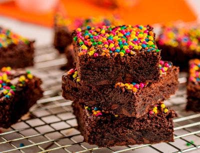 BROWNIE COLORIDO